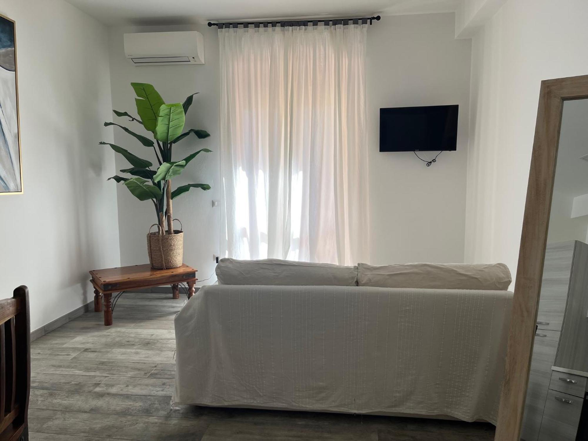 Kennedy Family Apts Apartment